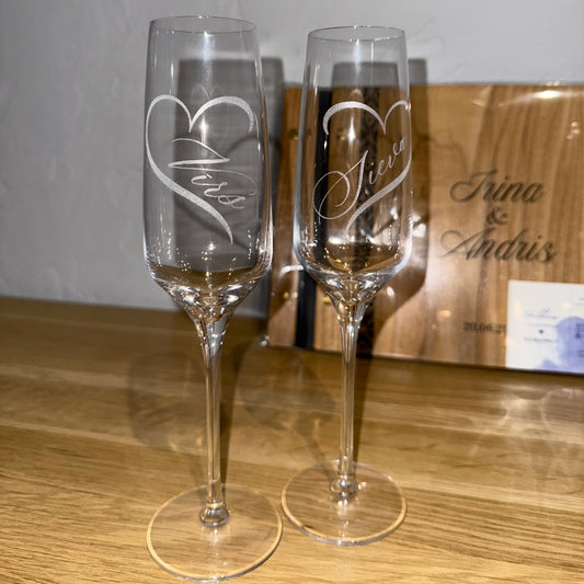 Šampanieša glāzes ar gravējumu kāzām