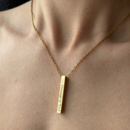 Sieviešu kaklarota ar apzeltītu taisnstūra kulonu