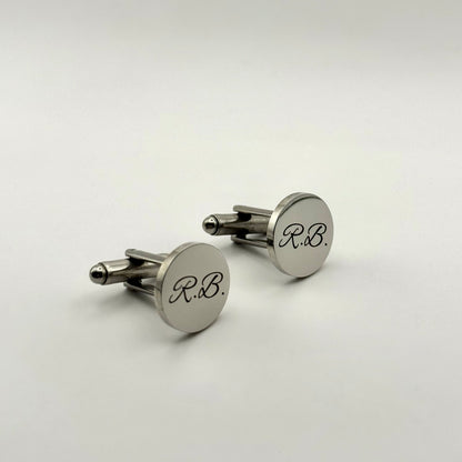 Aproču pogas ar iniciāļu gravējumu