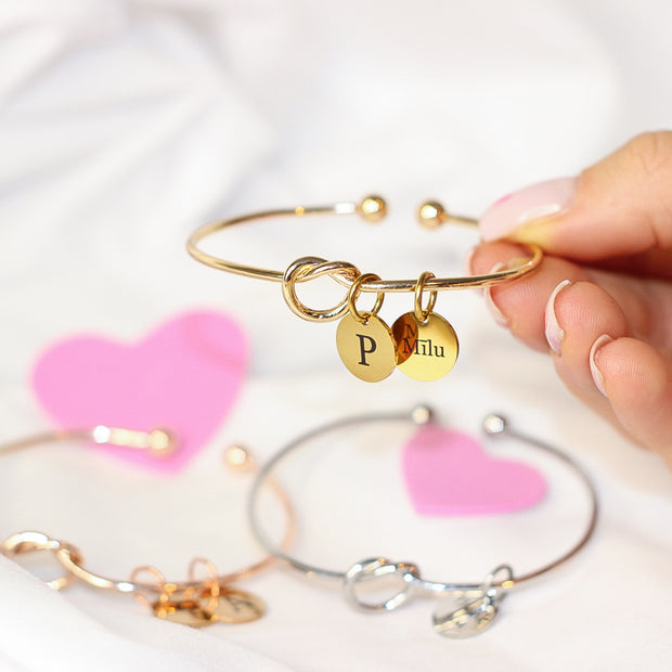 Dāvana sievietei - minimālistiska dizaina zelta rokassprādze ar Jūsu personalizāciju