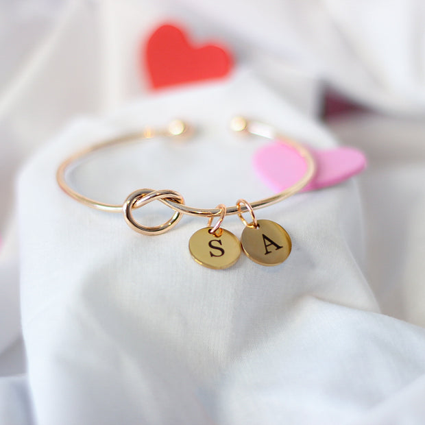 Dāvanu ideja sievietei - Personalizēta gravējuma rokassprādze