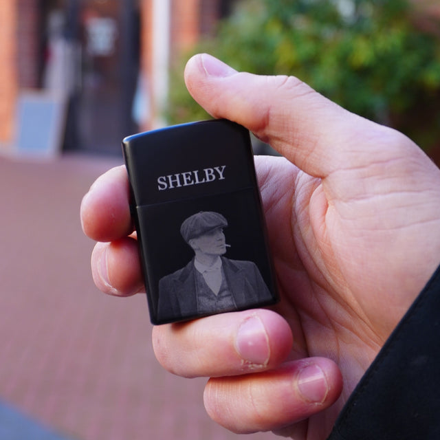 Perzonalizētas tērauda šķiltvas ar attēla gravējumu.