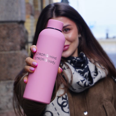 Personalizēts termoss rozā krāsā