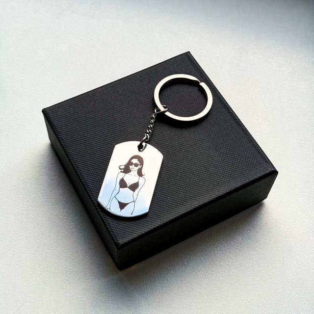 Atslēgu piekariņš sudraba krāsā personalizēts ar Tavu siluetu