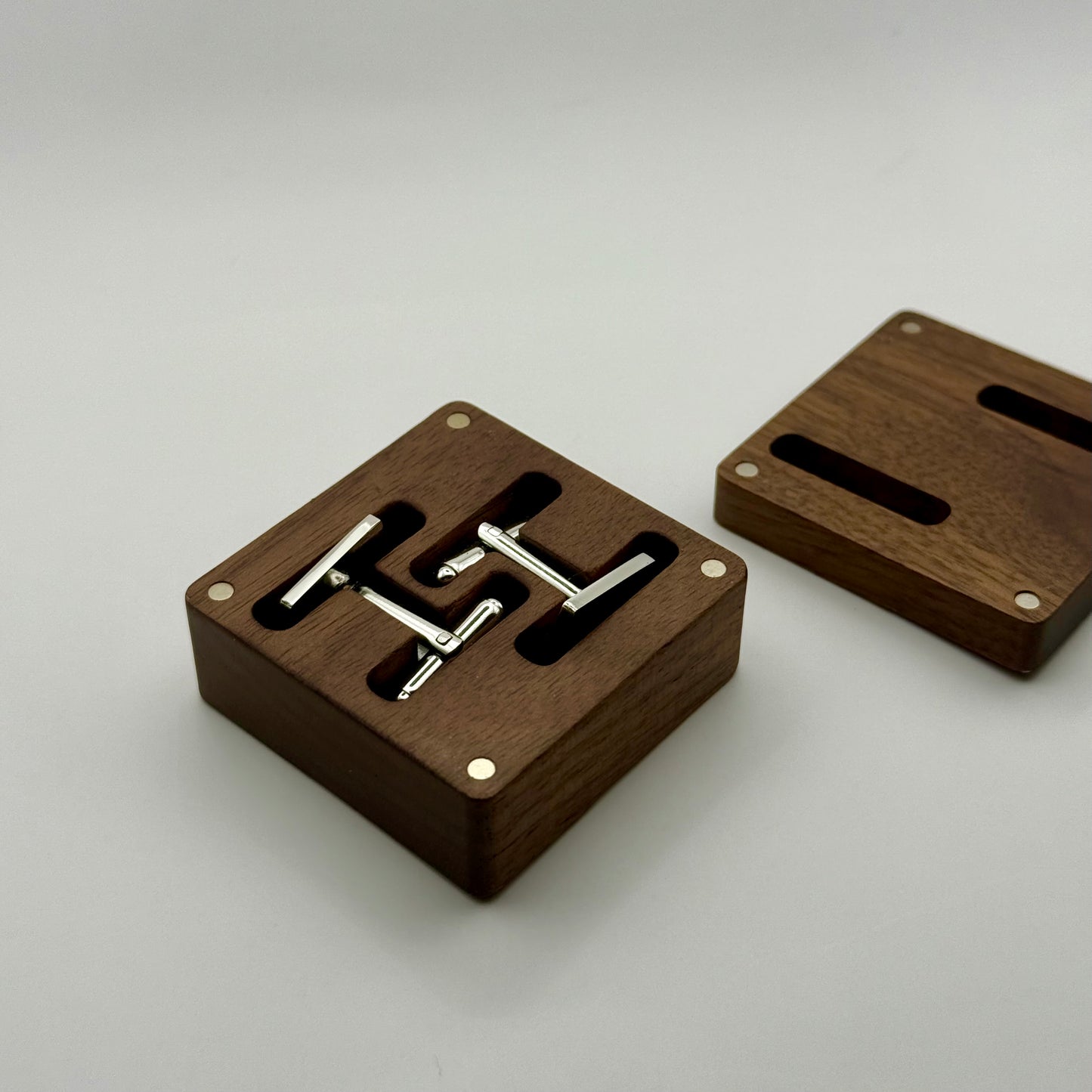 Personalizētas aproču pogas ar gravējumu, klasiskā stilā