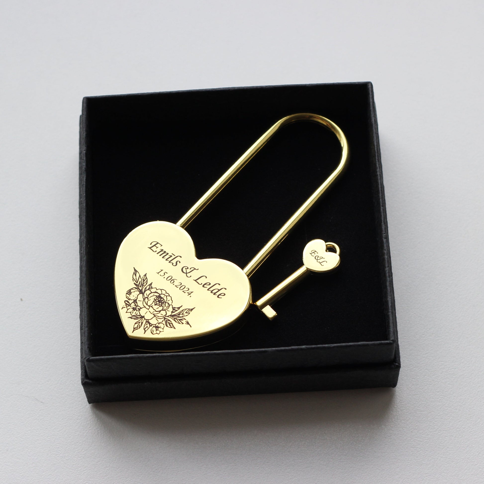 Personalizētas slēdzenes kāzām ar gravējumu. Zelta / sudraba krāsā.