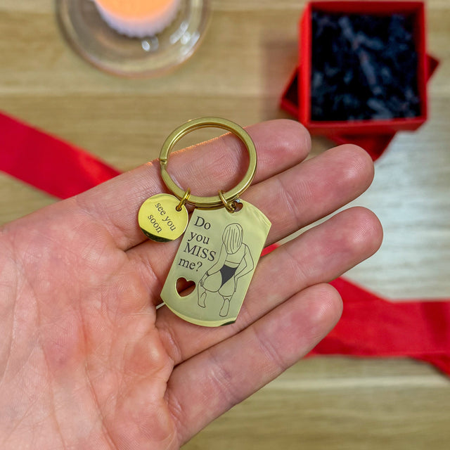 Atslēgu piekariņš ar personalizētu sievietes siluetu